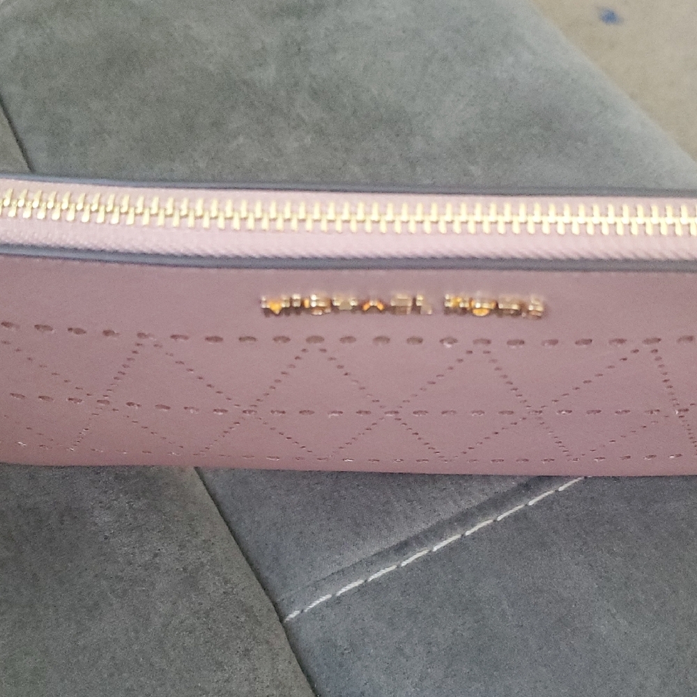 Michael Kors Mauve Studded Leather Wristlet Clutch | Gold Hardware | Saffiano - Picture 10 of 11